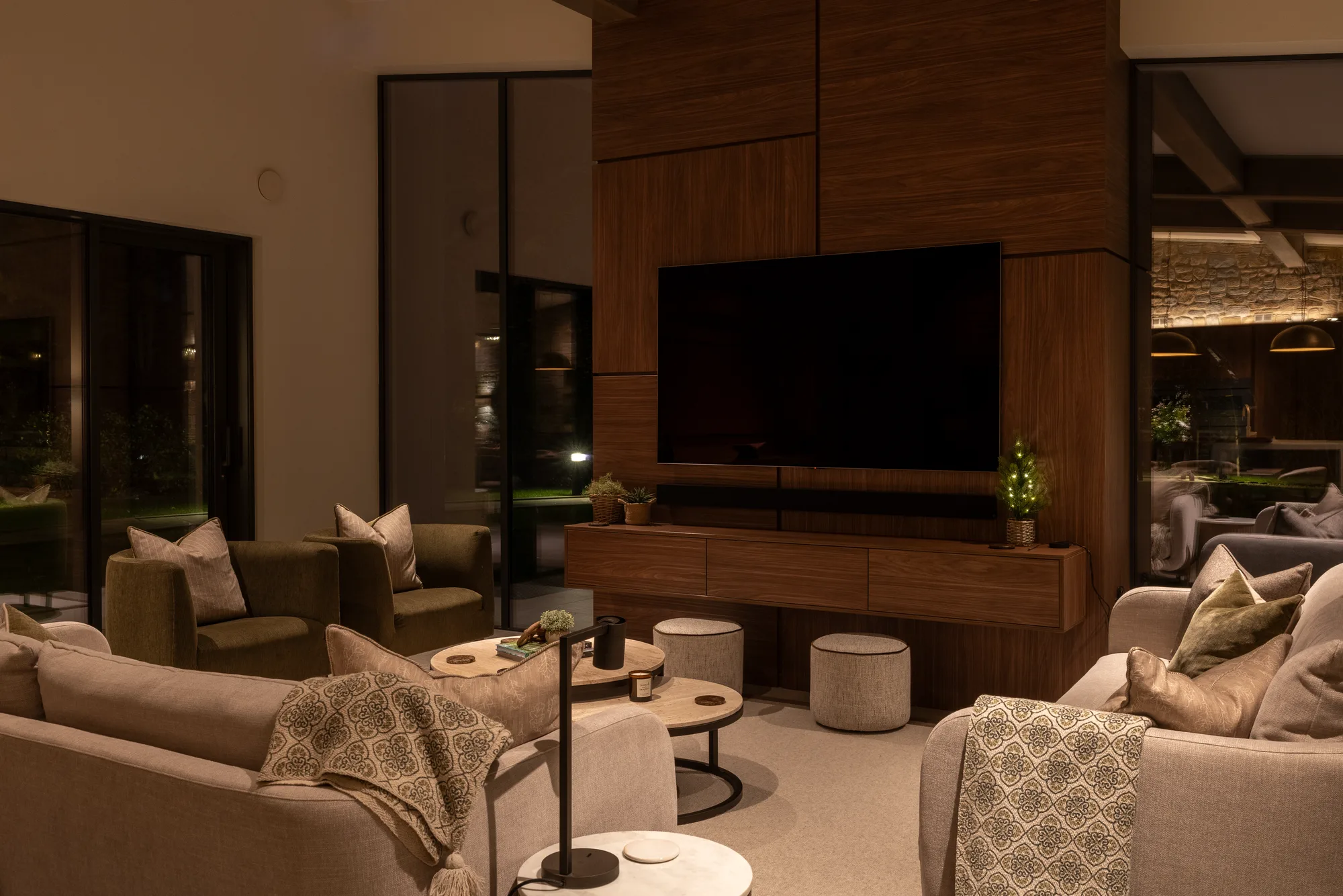 Concealed speakers in the joinery